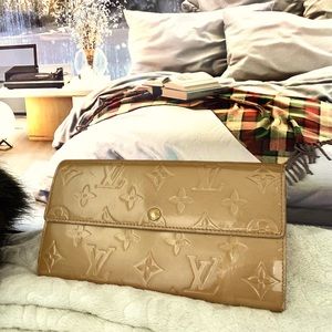 ✨Louis Vuitton Vernis  leather Signature Wallet✨